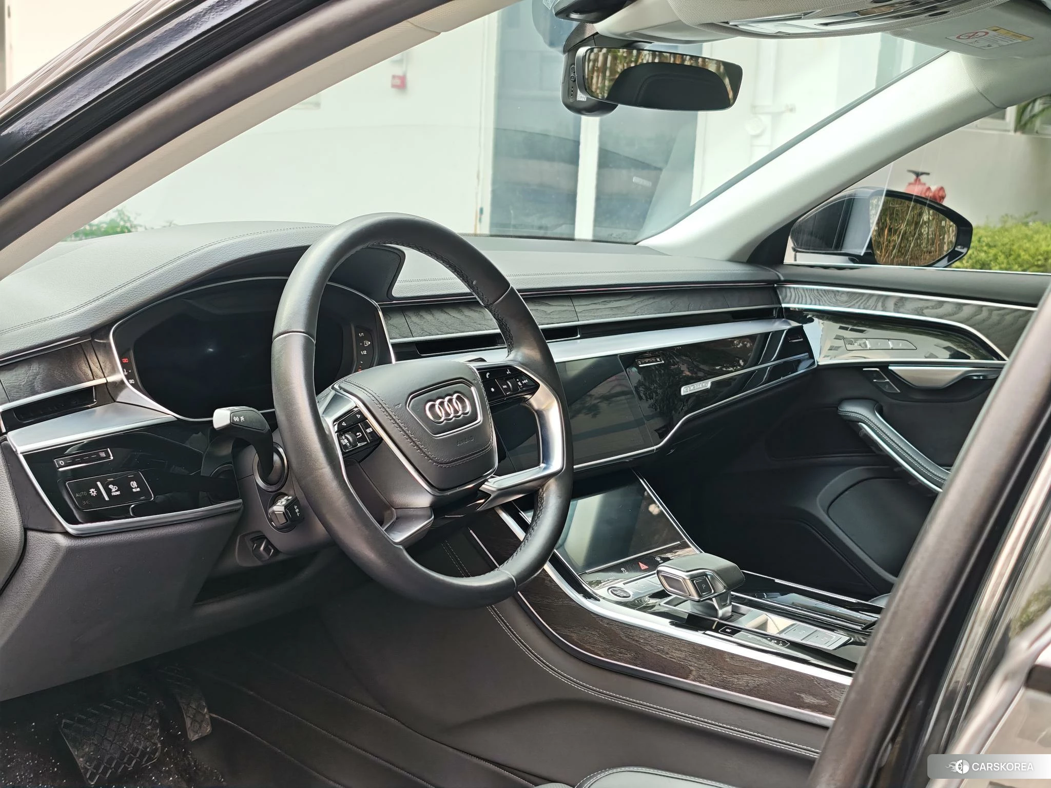 Audi A8 id 4405804 из Китая 8