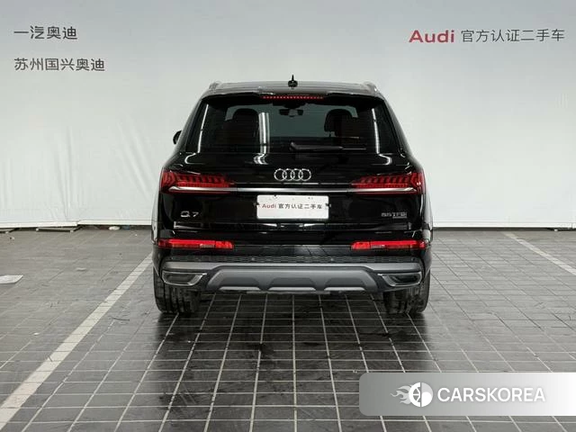 Audi Q7 2024 Черный из Китая, фото 3
