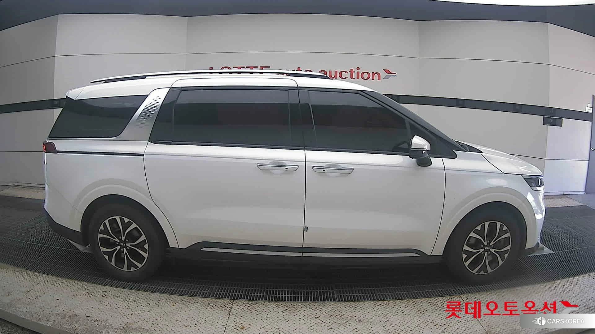 Kia Carnival id 4679383 из Кореи 23