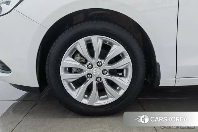 Buick Yinglang id 4253563 из Китая 17