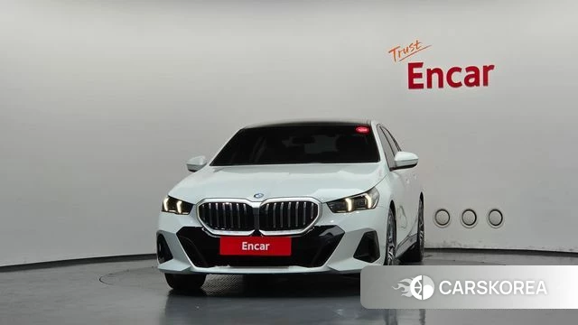 BMW 5 Series (G60) id 4870542 из Кореи 23