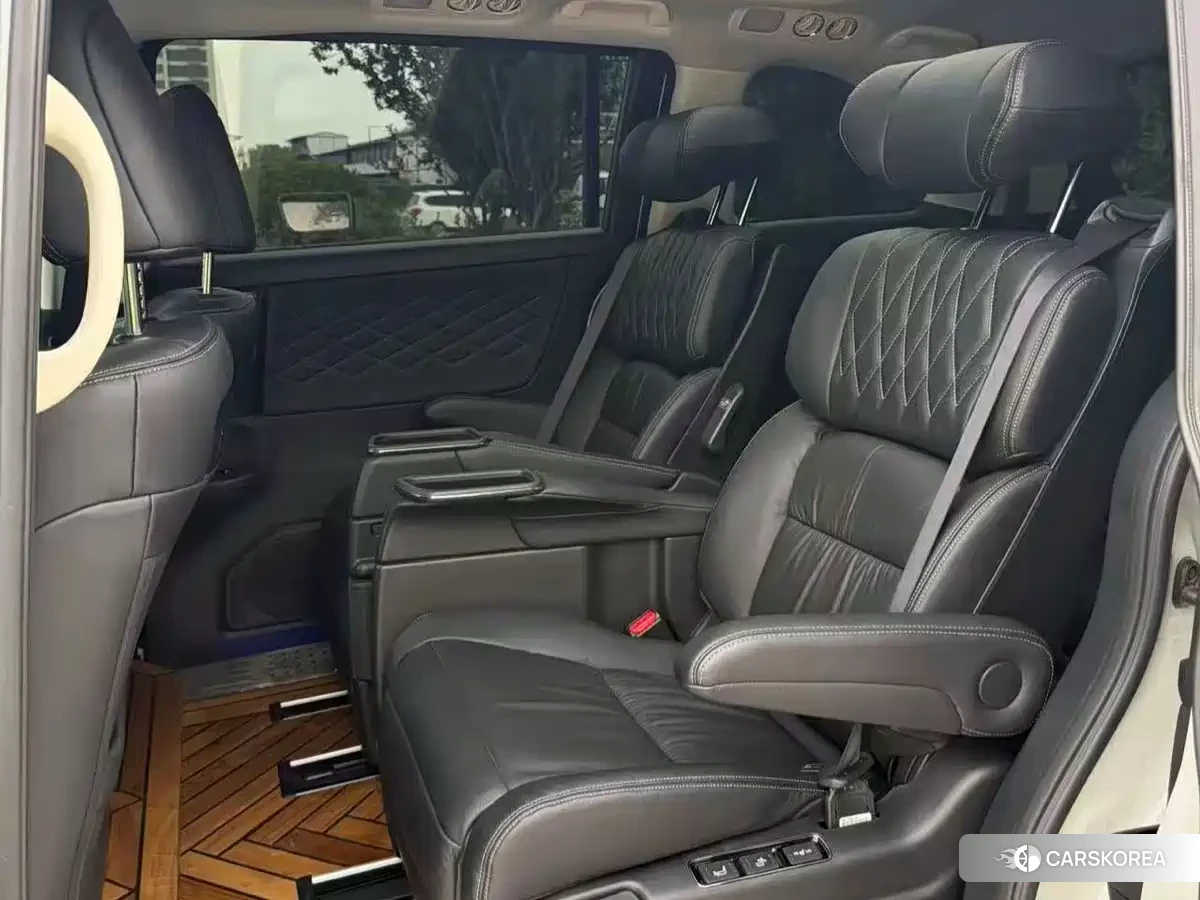 Honda Elysion 2021 Белый из Китая, фото 3