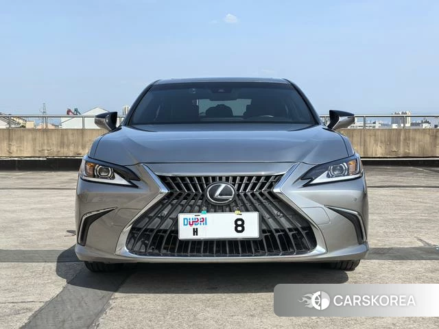 Lexus ES 2022 Серебристо-серый из Китая, фото 3