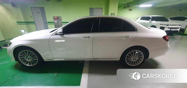 Mercedes-Benz E-Class W213 2021 Белый из Кореи, фото 3