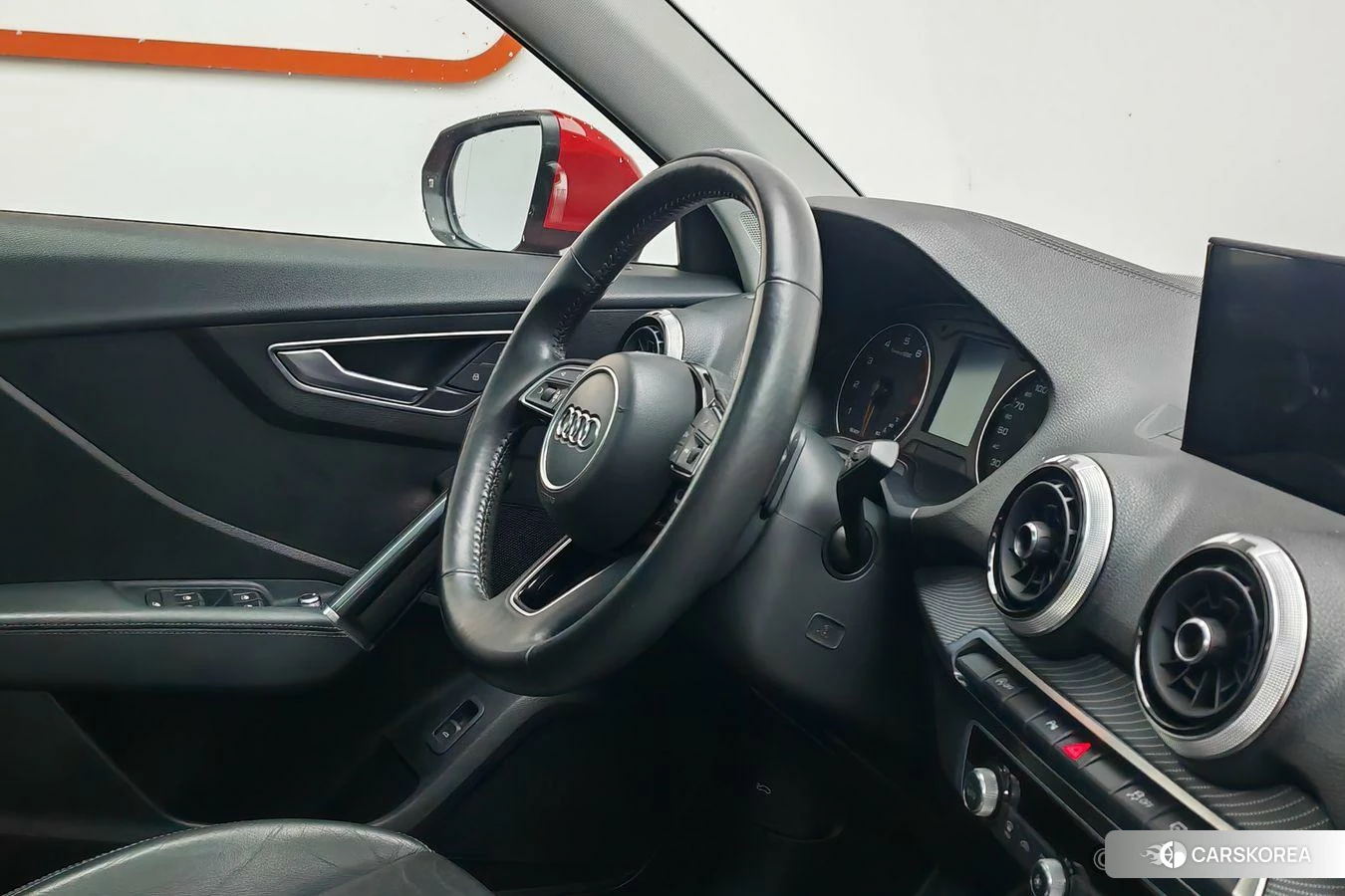 Audi Q2L id 4479273 из Китая 17