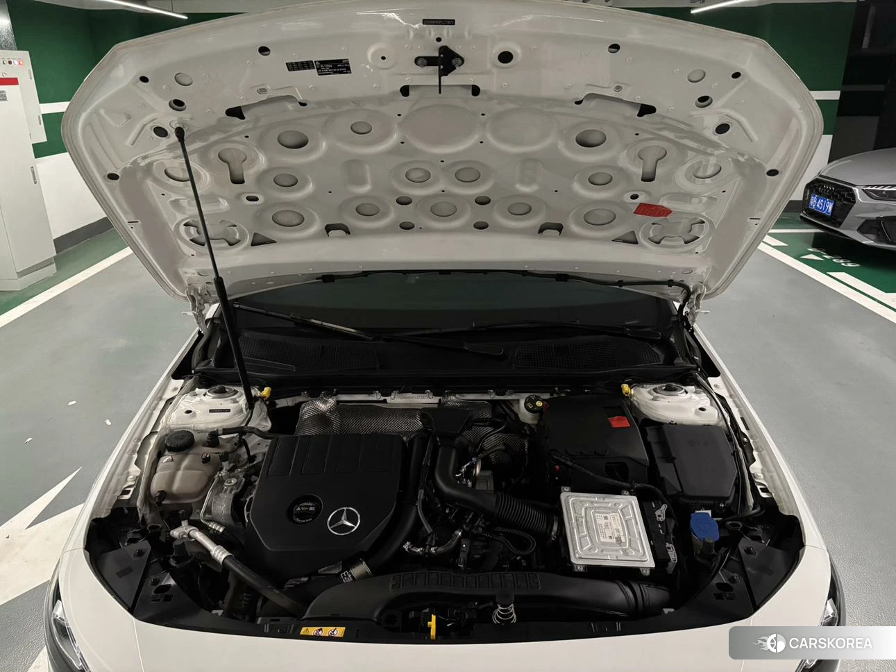 Mercedes-Benz Class A 2022 Белый из Китая, фото 4