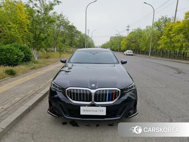 BMW 5 series 2024 Черный из Китая, фото 3