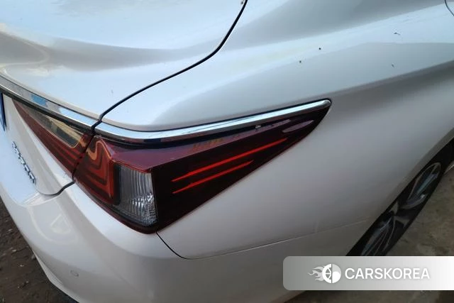 Lexus ES id 4298081 из Китая 10