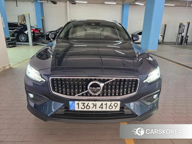 Volvo V60 Cross-Country 2nd Generation 2021 Синий из Кореи, фото 3