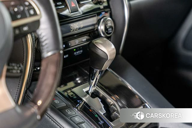 Lexus LM id 4262485 из Китая 16