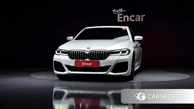 BMW 5 Series (G30) id 3348927 из Кореи 13