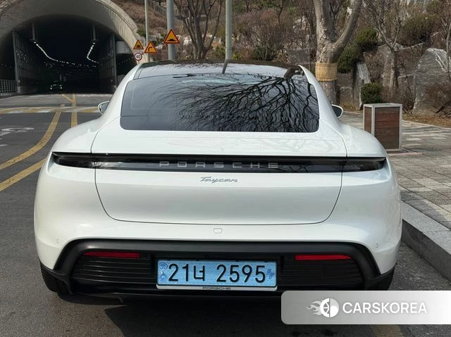 Porsche Taycan id 3793283 из Кореи 13