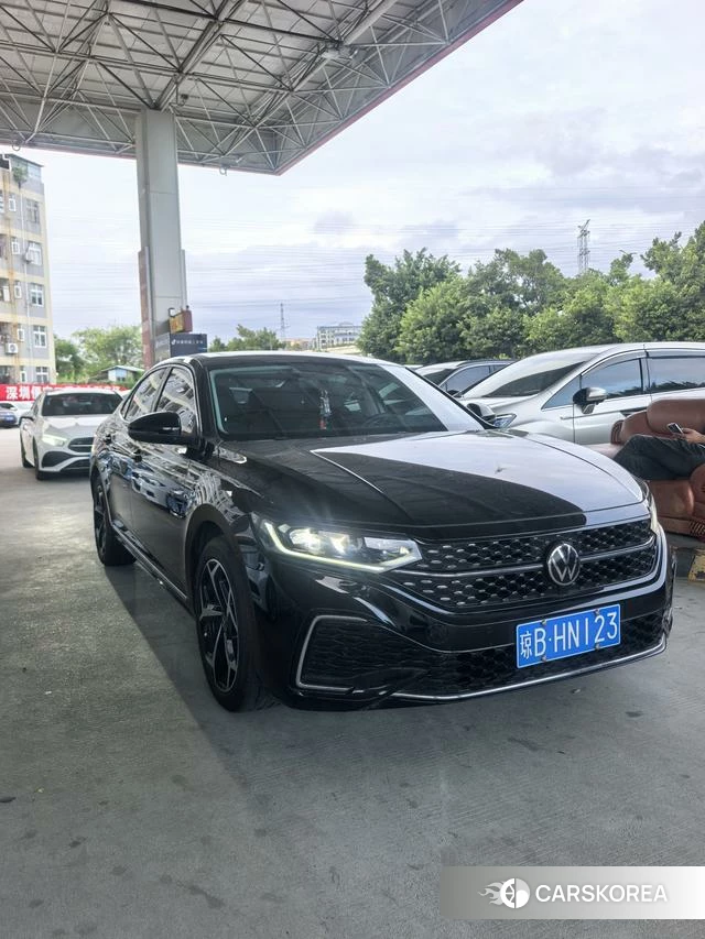 Volkswagen Passat 2025 Черный из Китая, фото 3