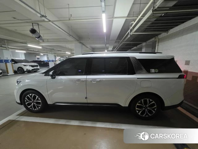 Kia Carnival 4th generation 2023 Белый из Кореи, фото 3