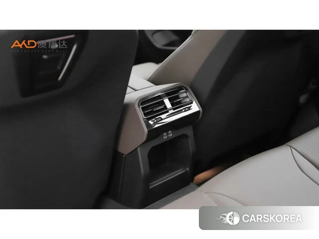 BMW 5 series (imported) 2024 Черный из Китая, фото 3