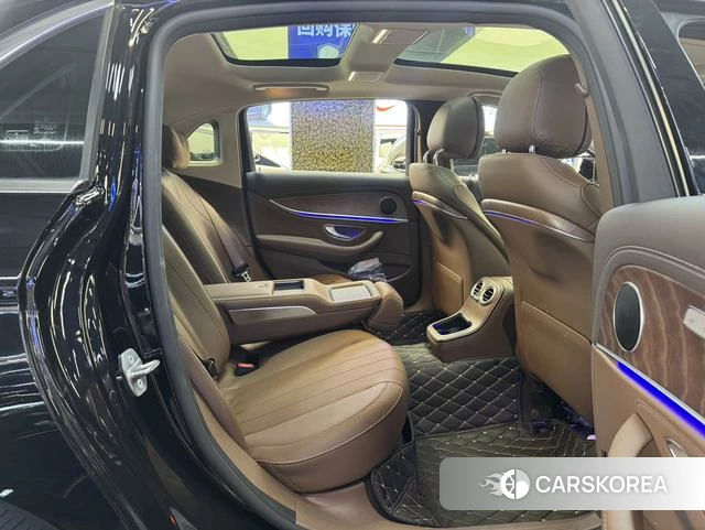 Mercedes-Benz E-class 2022 Черный из Китая, фото 4