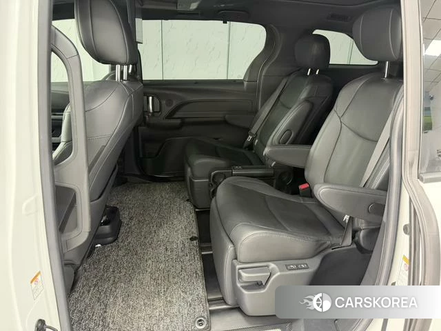 Toyota Saina 2022 Белый из Китая, фото 3