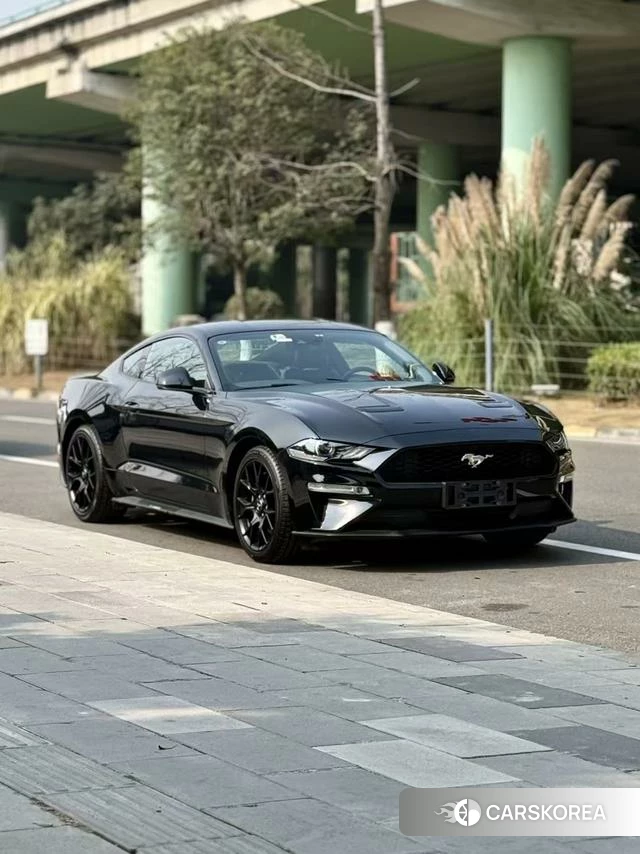 Ford Mustang 2021 Черный из Китая, фото 3