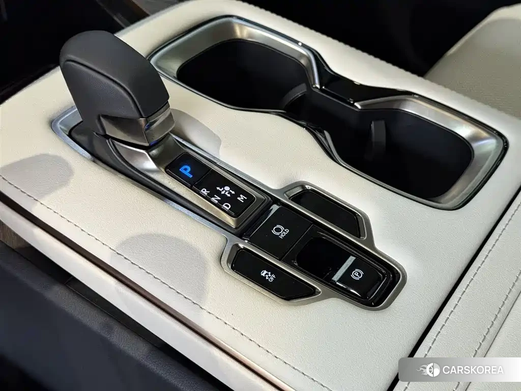 Lexus LM id 4576824 из Китая 21