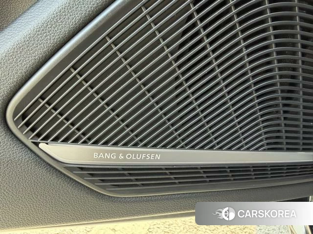 Audi A4L id 4209941 из Китая 9