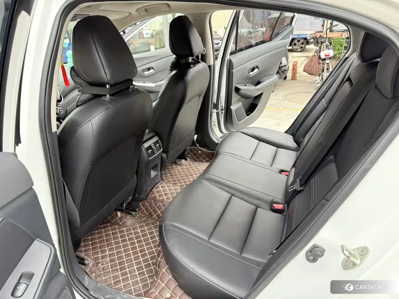 Nissan Sylphy 2024 Белый из Китая, фото 3