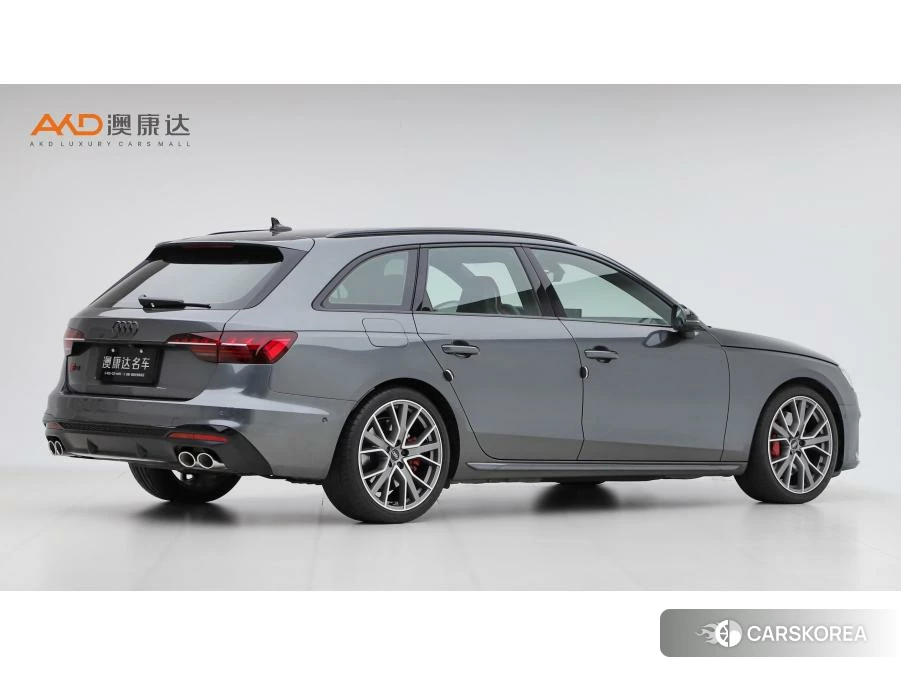 Audi S4 2023 Темно-серый из Китая, фото 3