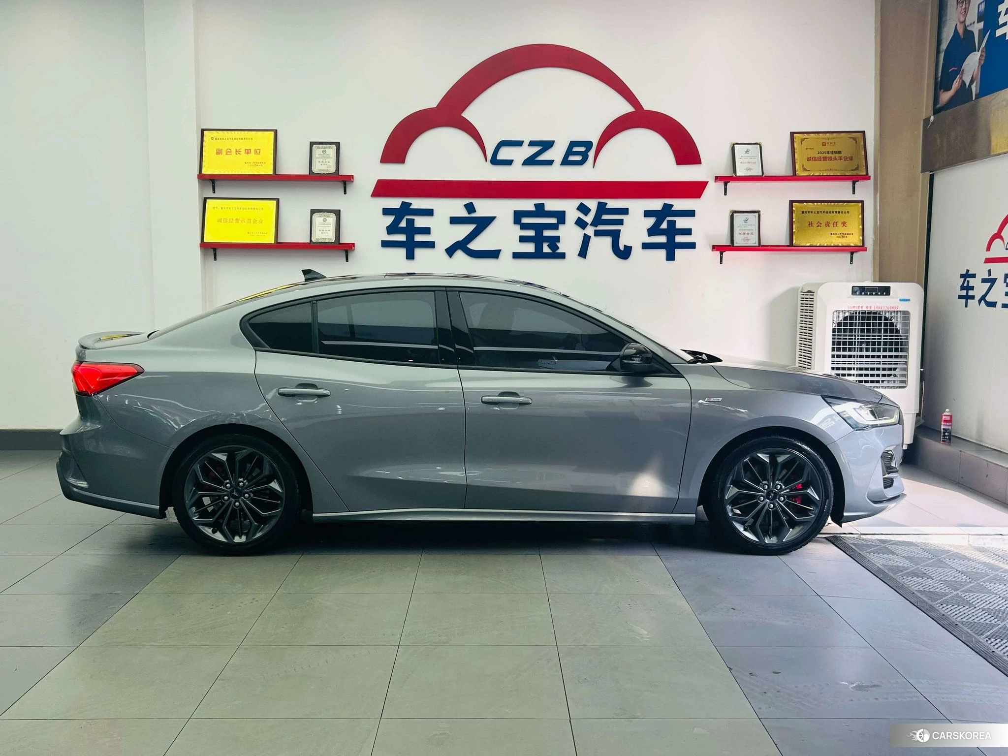 Ford Fox id 4406123 из Китая 19