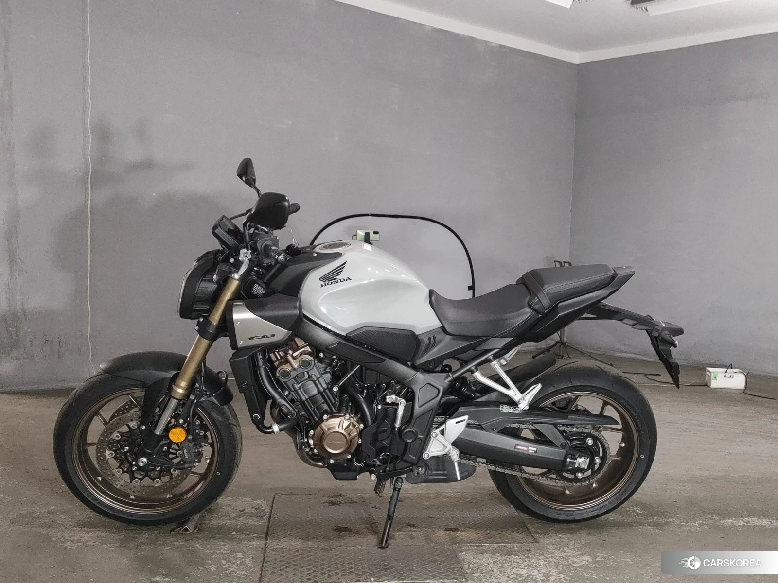 Проданный Honda CB650R E-CLUTCH id 4184684 из Японии