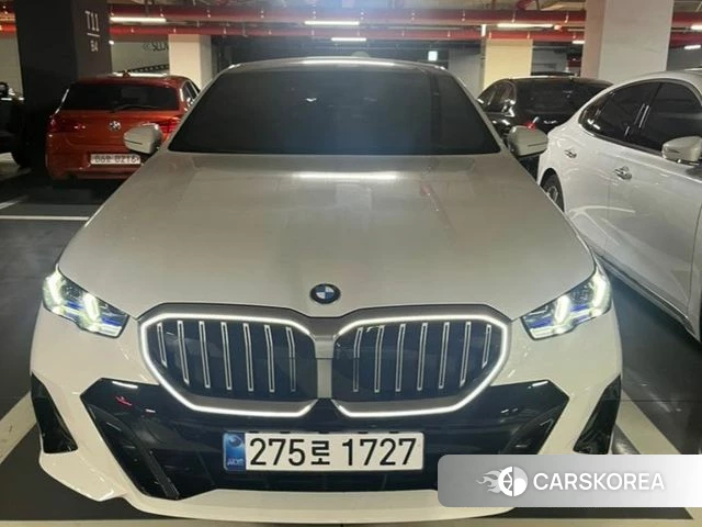 BMW 5 Series (G60) 2025 Белый из Кореи, фото 3