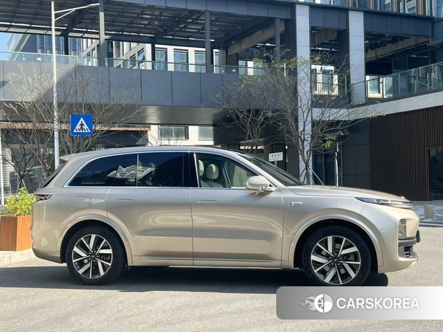 Ideal car Ideal L8 id 3907832 из Китая 12