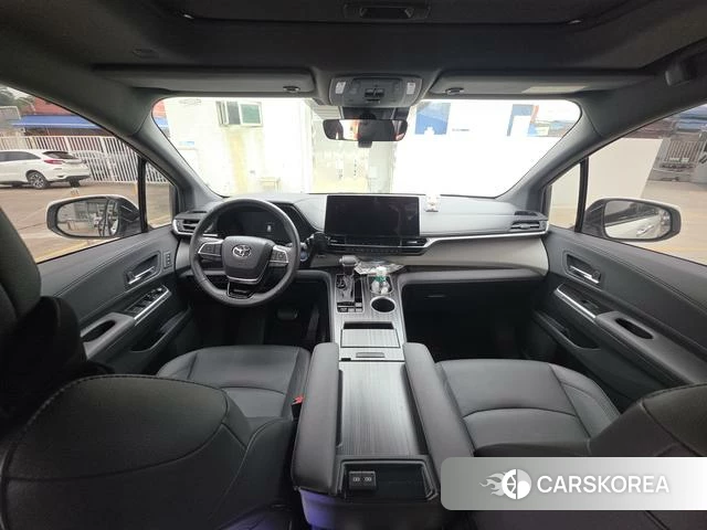Toyota Grevia 2024 Белый из Китая, фото 3