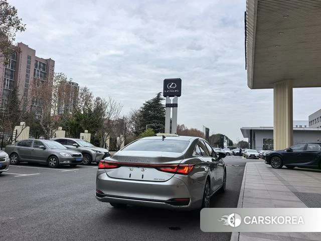 Lexus ES id 4277096 из Китая 10