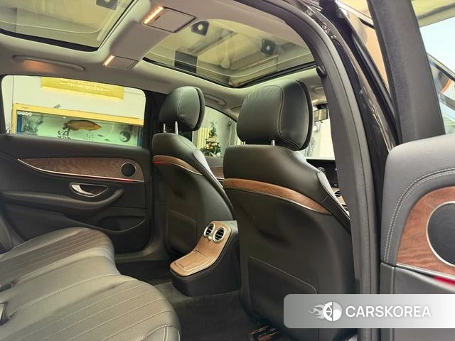 Mercedes-Benz E-class id 4258359 из Китая 23