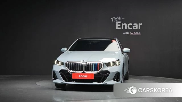 BMW 5 Series (G60) id 4480385 из Кореи 13