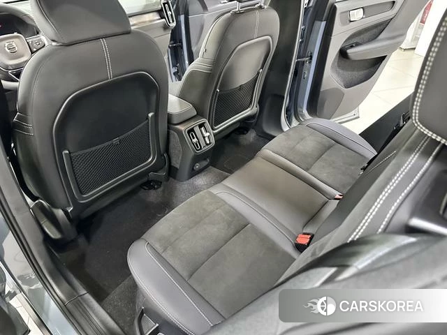 Volvo XC40 EV id 4182476 из Китая 11