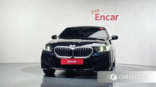 BMW 5 Series (G60) id 3359703 из Кореи 13