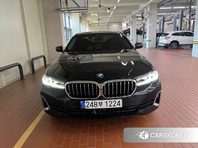 BMW 5 Series (G30) 2023 Черный из Кореи, фото 4