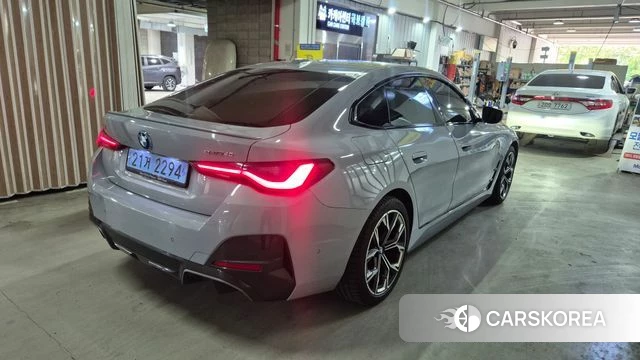 BMW i4 2022 Небесно-голубой из Кореи, фото 3