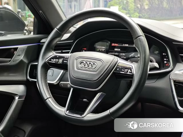 Audi A6L id 3913965 из Китая 9