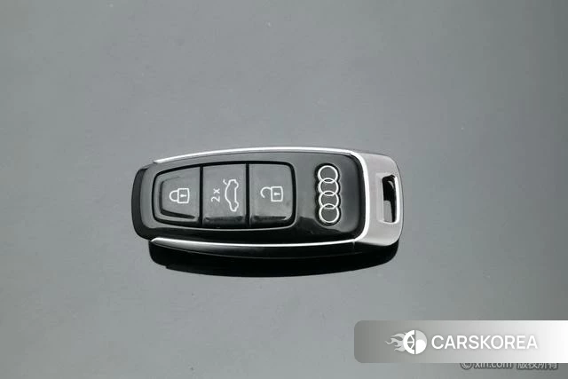 Audi A6L id 4210634 из Китая 17