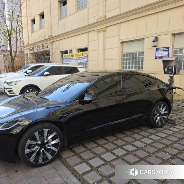 Tesla Model 3 2024 Красный из Кореи, фото 5