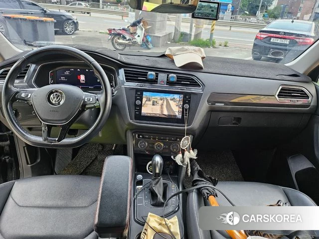 Volkswagen Tiguan Allspace 2020 Черный из Кореи, фото 3