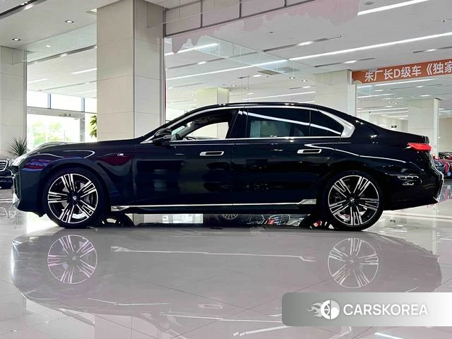BMW 7 series 2024 Черный из Китая, фото 3