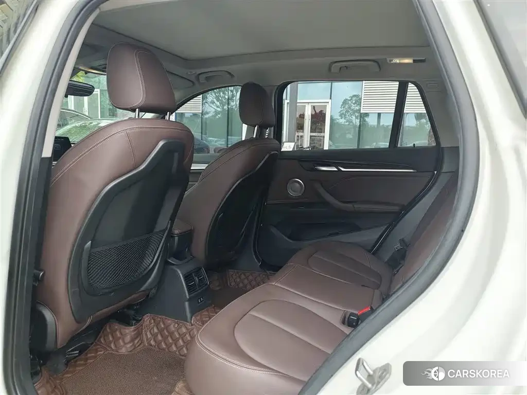 BMW X1 2021 Белый из Китая, фото 3