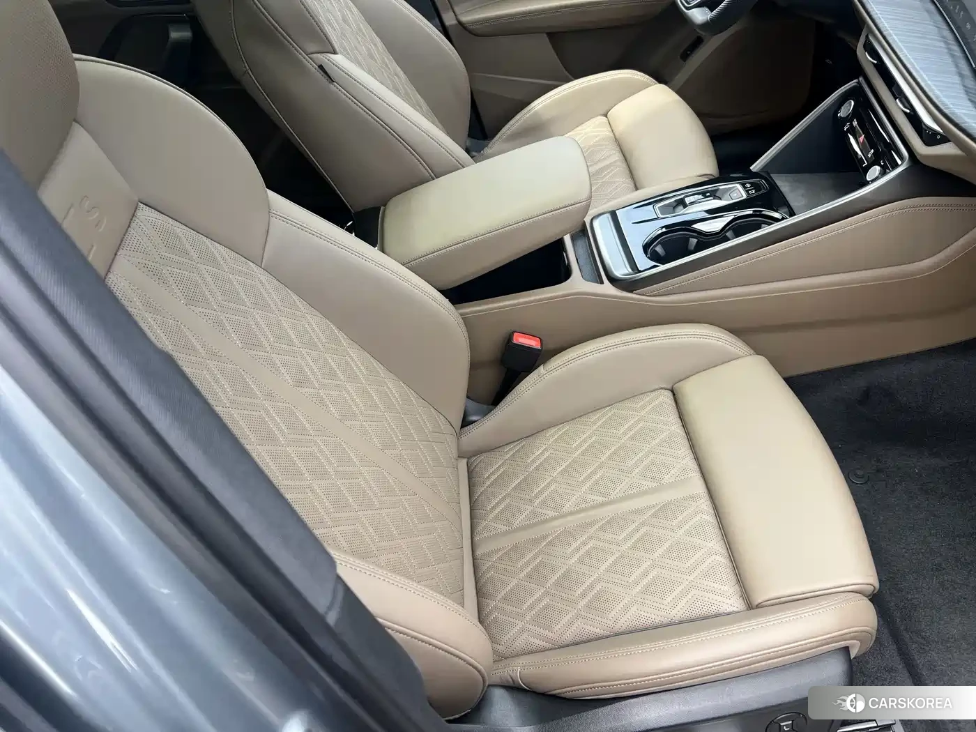 Audi Q5L id 4664628 из Китая 9