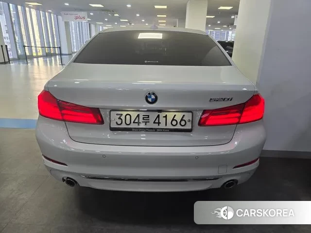 BMW 5 Series (G30) 2019 Белый из Кореи, фото 3