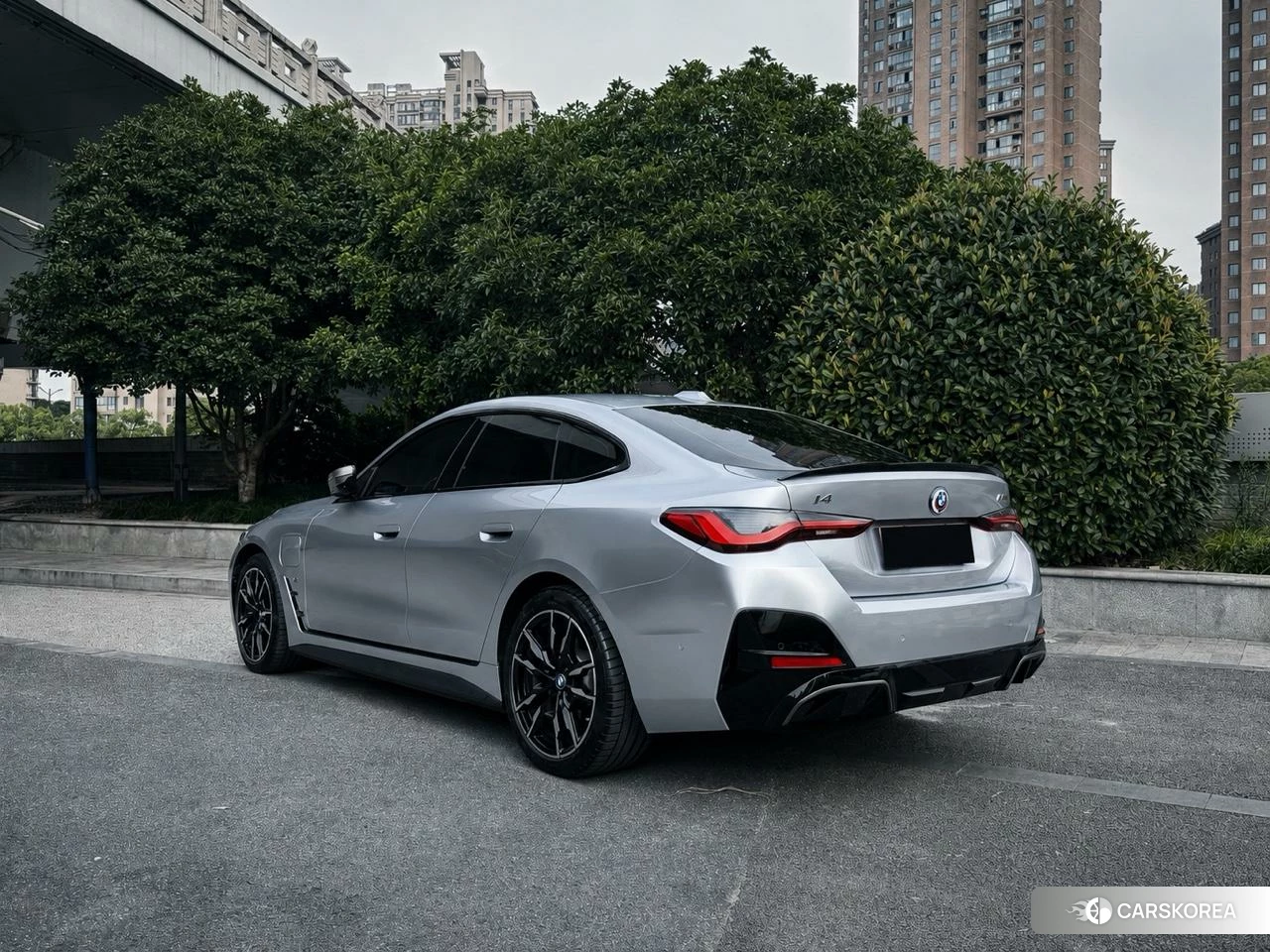 BMW i4 2022 Серебристо-серый из Китая, фото 3