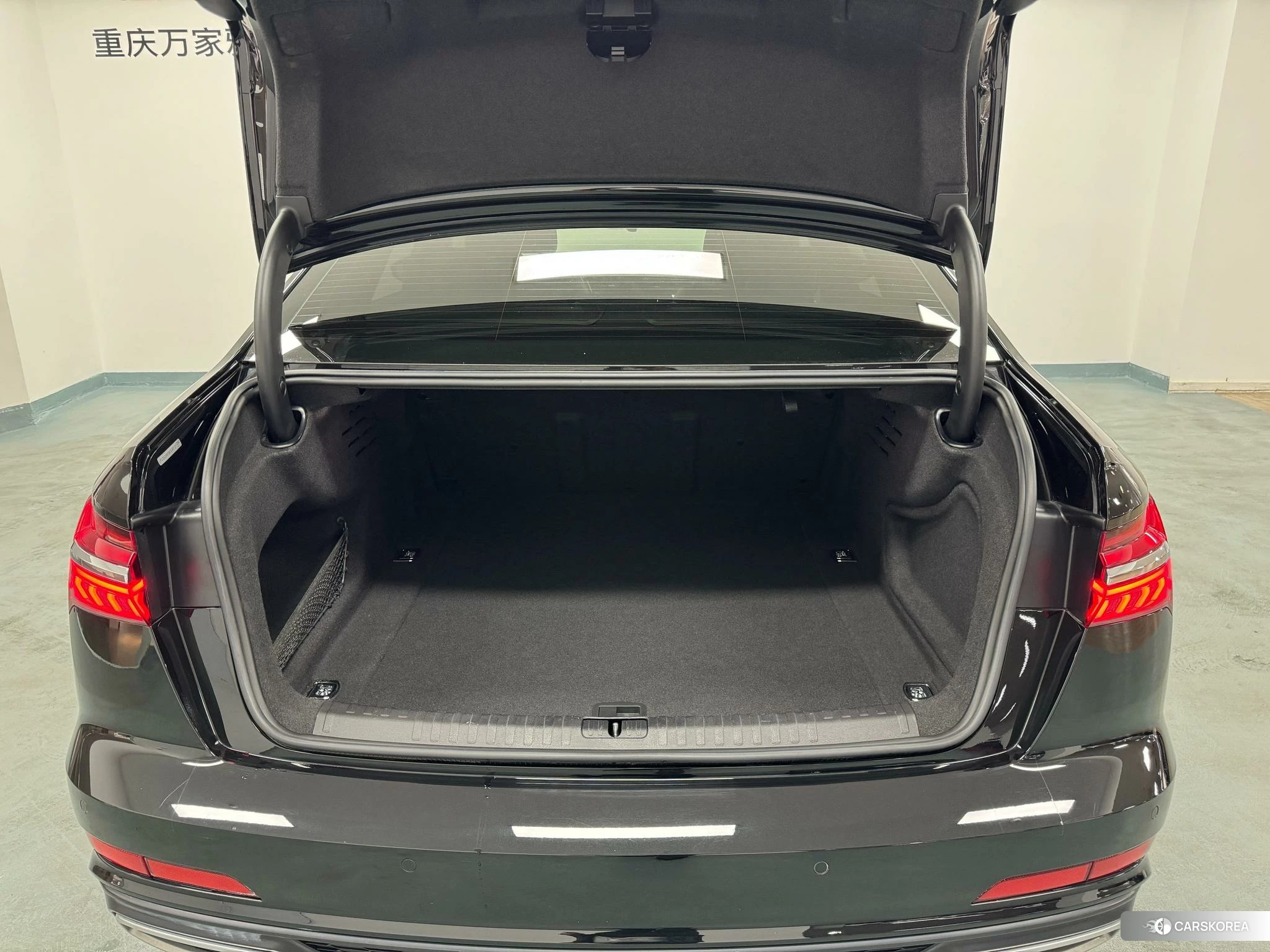 Audi A6L id 4420756 из Китая 13