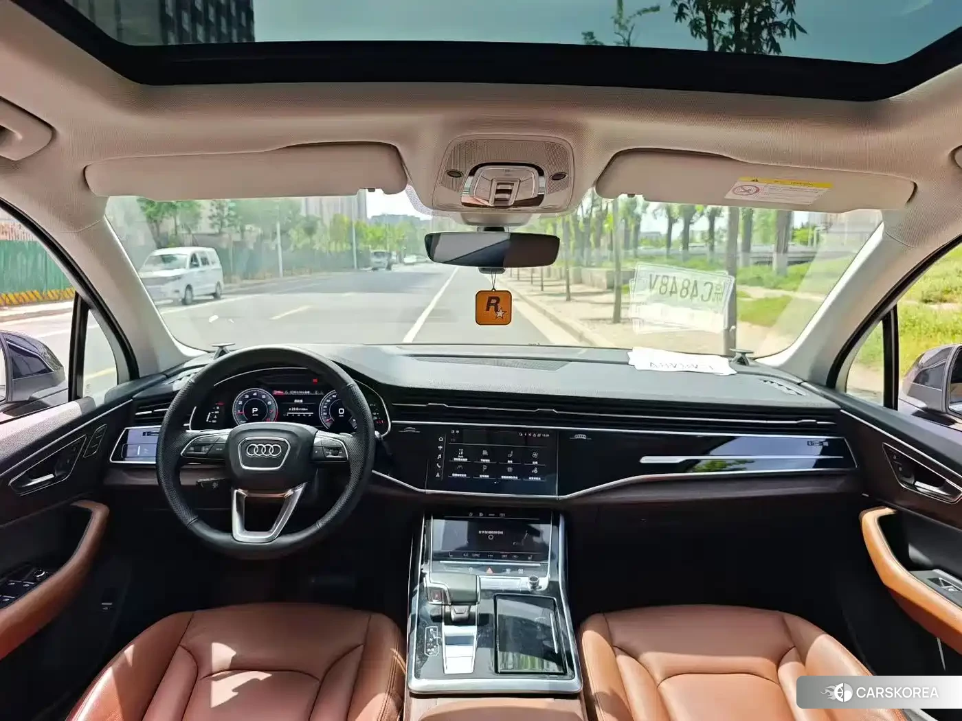 Audi Q7 2021 Черный из Китая, фото 3