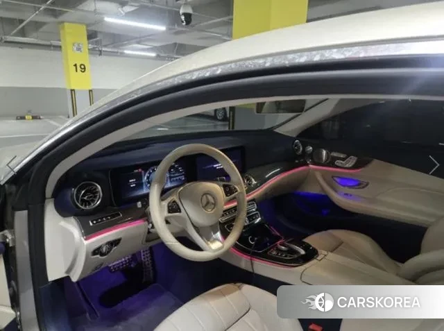 Mercedes-Benz E-Class W213 2018 Песочный из Кореи, фото 3